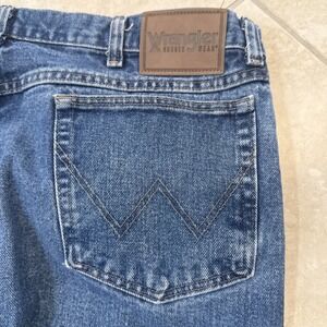 Vintage Wrangler Blue Jeans Size 40x32 (38x31) Med Wash‎ Men's Denim Pants Work